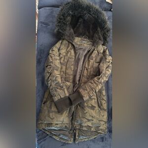 DKNY Faux-Fur-Trim Camo-Print Puffer Coat